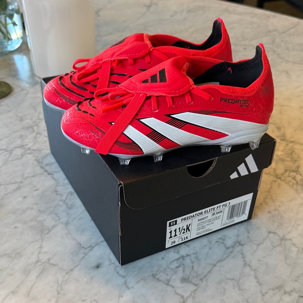 Adidas Predator ELITE fold-over tongue firm ground cleats